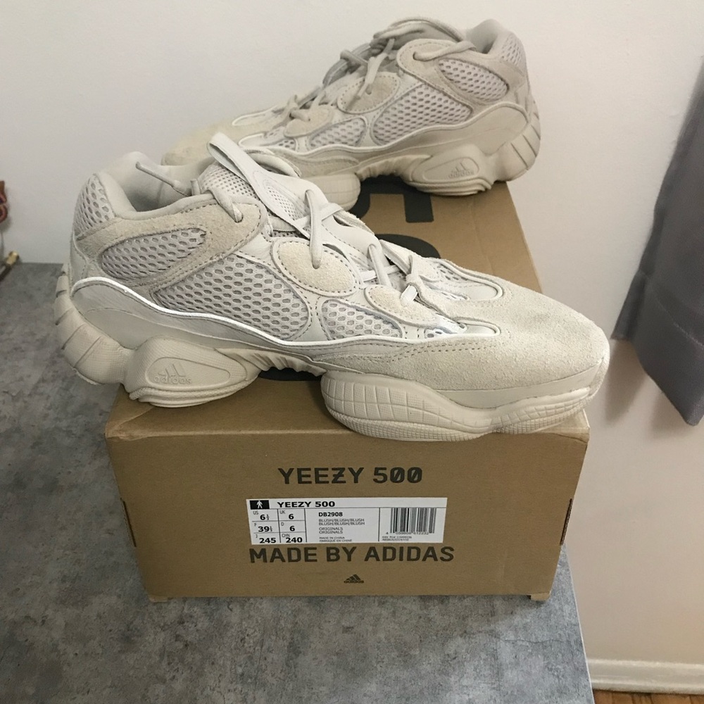 Yeezy 500 Blush Mens size 6 1/2 Women 7 1/2 8